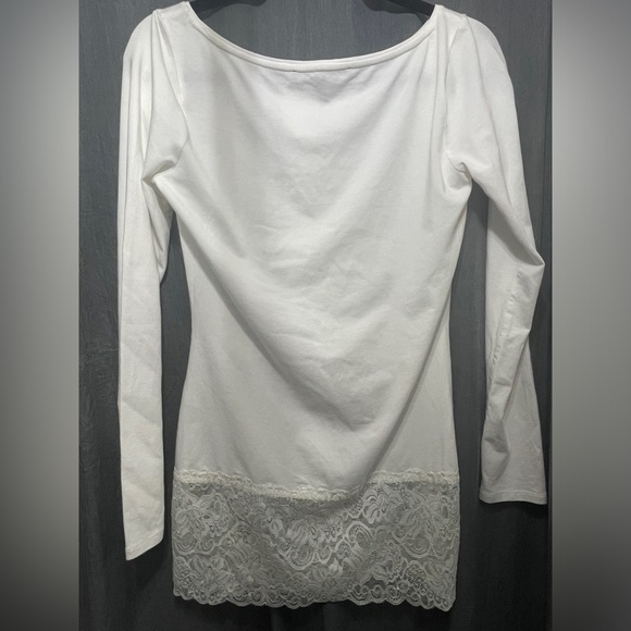 White House Black Market Casual White Long Sleeve Lace Hem Basic Tshirt Sz Small - Picture 3 of 6
